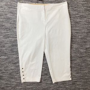 Rafael Women’s White Capri Cropped Pants👖with Silver Buttons on Hem